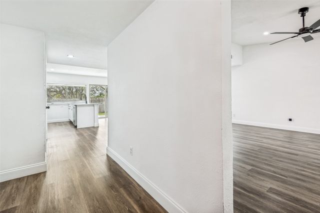 2105 Newbury Drive, Arlington, TX 76014