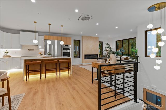 8 Shooting Star Court, Bellingham, WA 98229