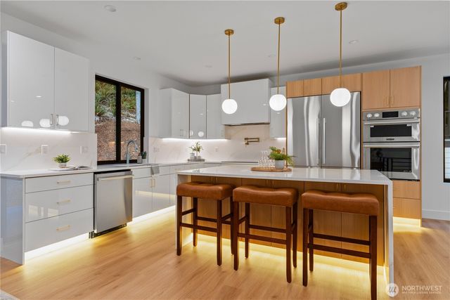 8 Shooting Star Court, Bellingham, WA 98229