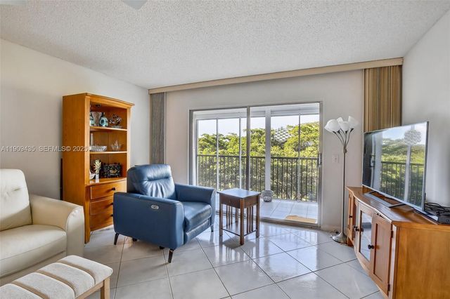 13105 SW 16th Court 407L, Pembroke Pines, FL 33027