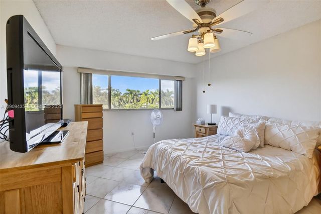 13105 SW 16th Court 407L, Pembroke Pines, FL 33027