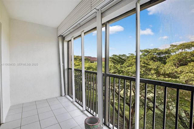 13105 SW 16th Court 407L, Pembroke Pines, FL 33027