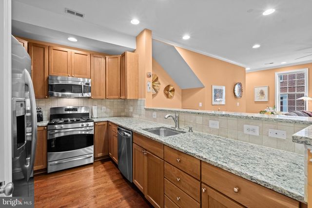 304 CAPTAINS WAY, Philadelphia, PA 19146