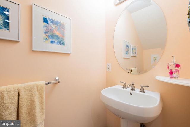 304 CAPTAINS WAY, Philadelphia, PA 19146