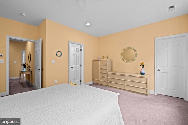 304 CAPTAINS WAY, Philadelphia, PA 19146