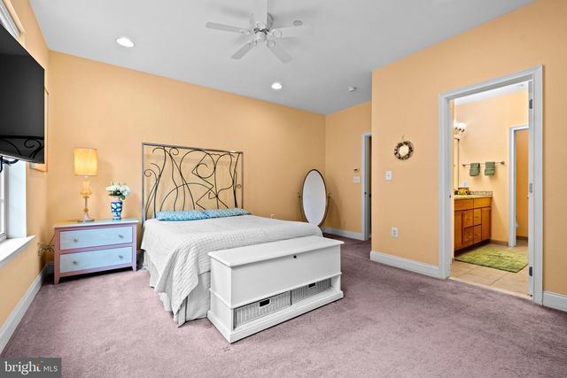 304 CAPTAINS WAY, Philadelphia, PA 19146