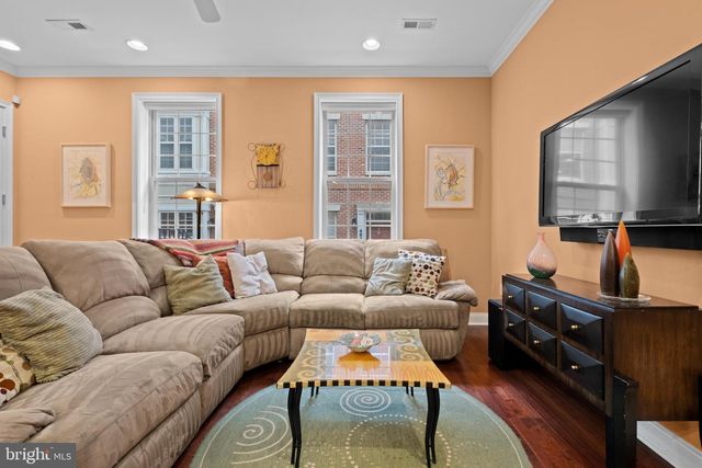 304 CAPTAINS WAY, Philadelphia, PA 19146