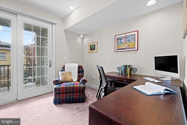 304 CAPTAINS WAY, Philadelphia, PA 19146