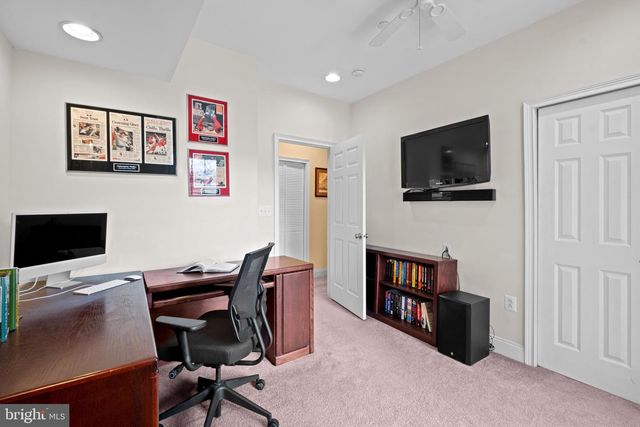 304 CAPTAINS WAY, Philadelphia, PA 19146