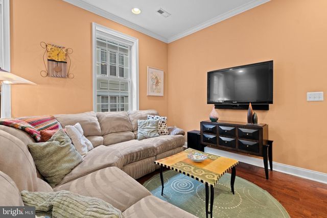 304 CAPTAINS WAY, Philadelphia, PA 19146