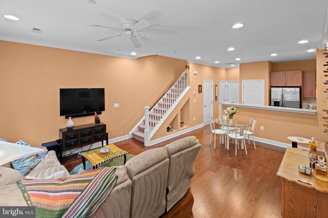 304 CAPTAINS WAY, Philadelphia, PA 19146