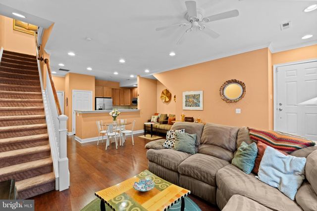 304 CAPTAINS WAY, Philadelphia, PA 19146