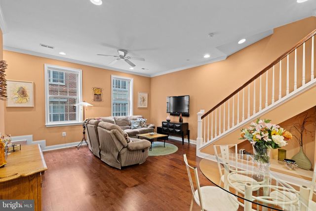 304 CAPTAINS WAY, Philadelphia, PA 19146