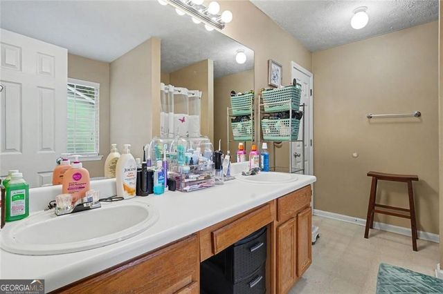 2809 Mill Lake Way, Morrow, GA 30260