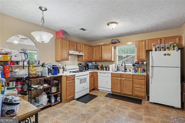 2809 Mill Lake Way, Morrow, GA 30260