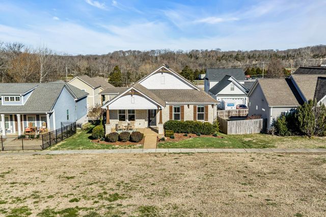 111 Ellersly Way, Kingston Springs, TN 37082