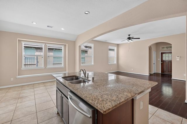 15 Butternut Grove Place, Tomball, TX 77375