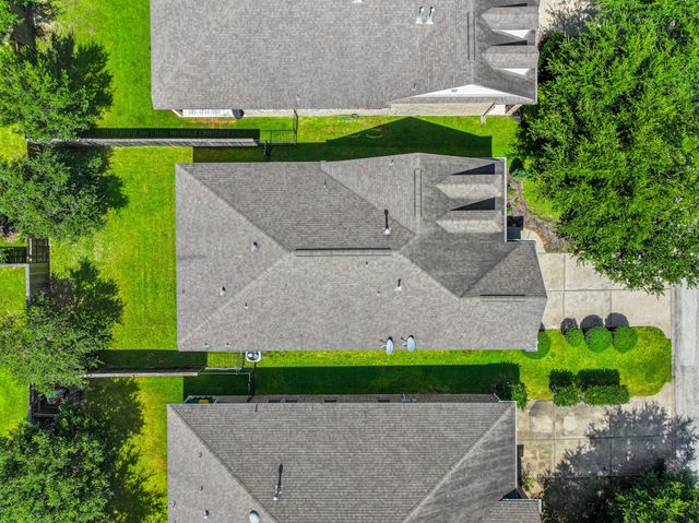 15 Butternut Grove Place, Tomball, TX 77375