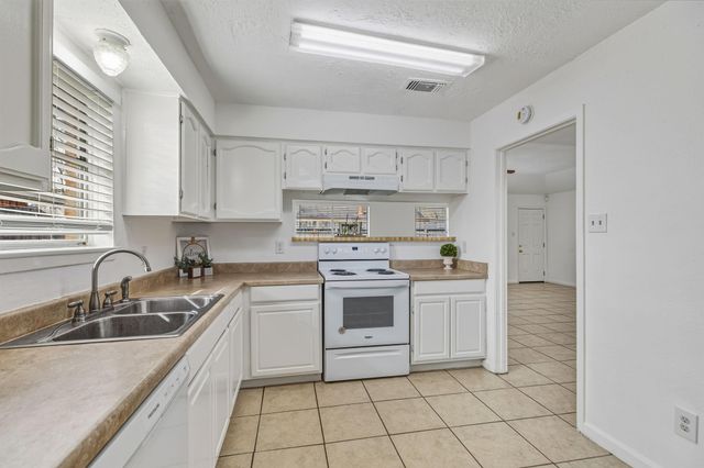 6611 Archgate Drive, Spring, TX 77373