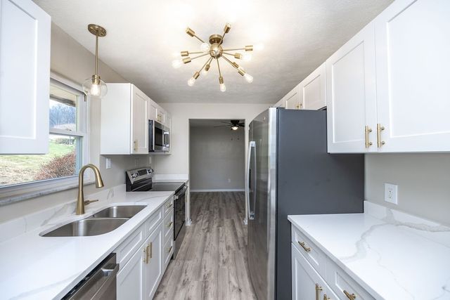 3774 W 5th Ave, West Mayfield, PA 15010