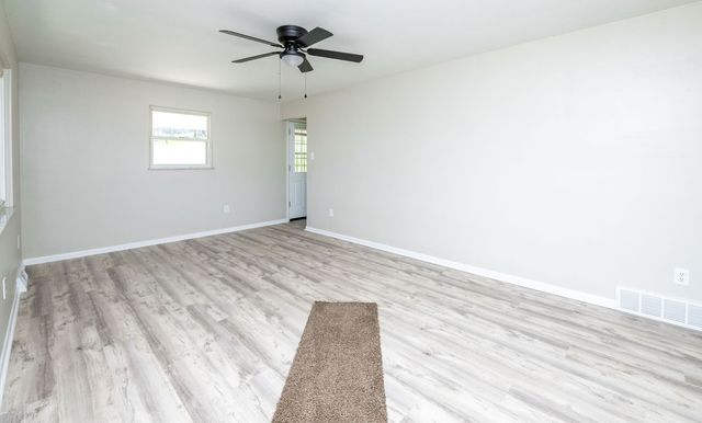 3774 W 5th Ave, West Mayfield, PA 15010