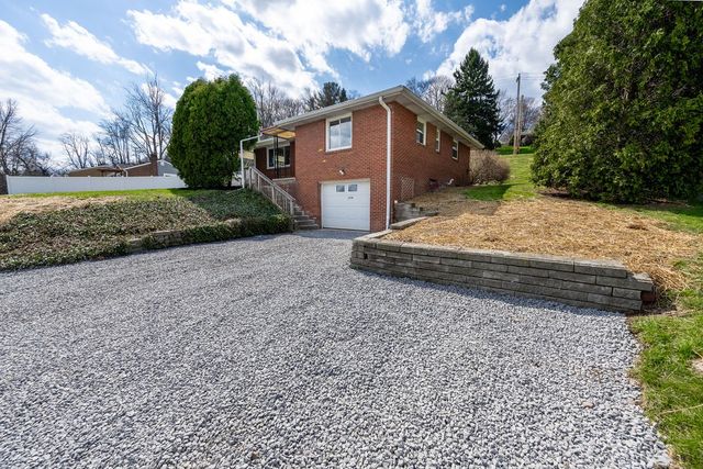3774 W 5th Ave, West Mayfield, PA 15010