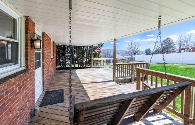 3774 W 5th Ave, West Mayfield, PA 15010