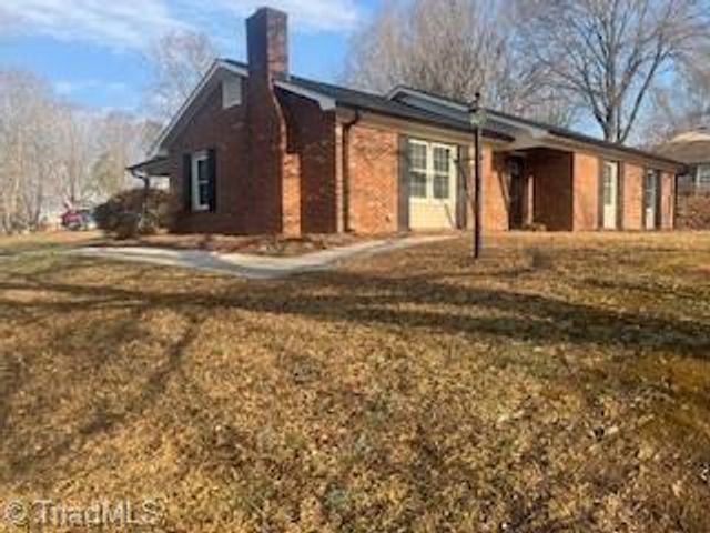 2542 Wood Valley Road, Winston-salem, NC 27106
