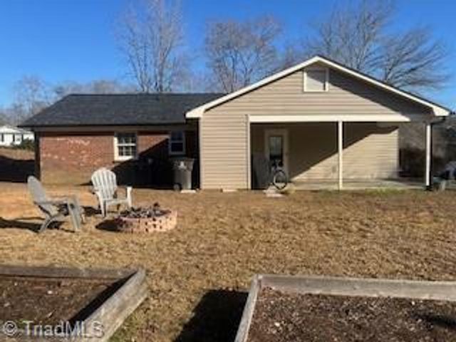 2542 Wood Valley Road, Winston-salem, NC 27106