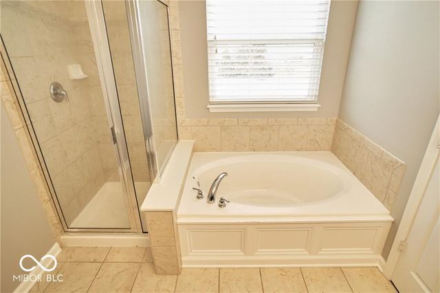 13912 Luxor Chase, Fishers, IN 46038