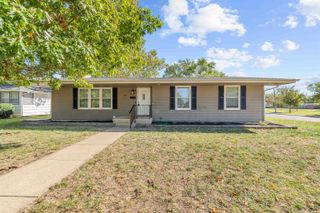 1945 Gebhart St, Salina, KS 67401