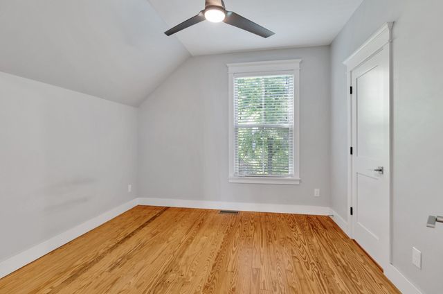 135 E South Street, Fayetteville, AR 72701