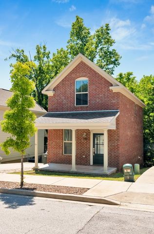 135 E South Street, Fayetteville, AR 72701
