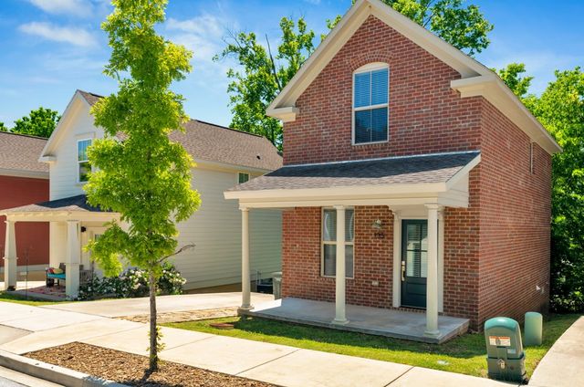 135 E South Street, Fayetteville, AR 72701