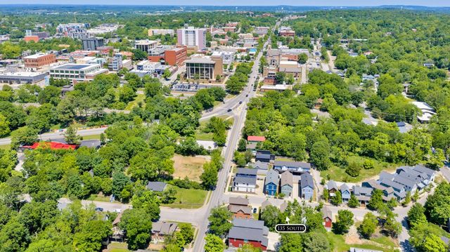 135 E South Street, Fayetteville, AR 72701