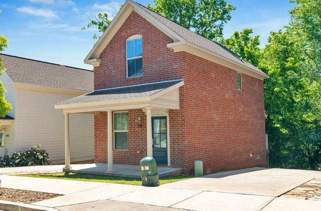 135 E South Street, Fayetteville, AR 72701