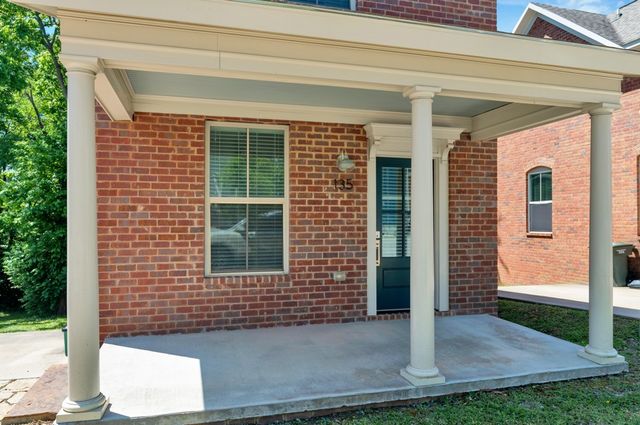 135 E South Street, Fayetteville, AR 72701