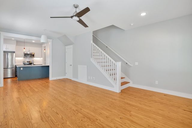 135 E South Street, Fayetteville, AR 72701