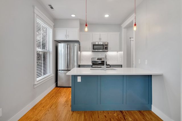 135 E South Street, Fayetteville, AR 72701
