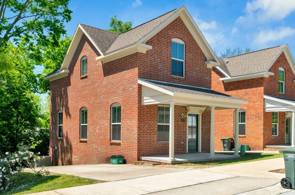 135 E South Street, Fayetteville, AR 72701