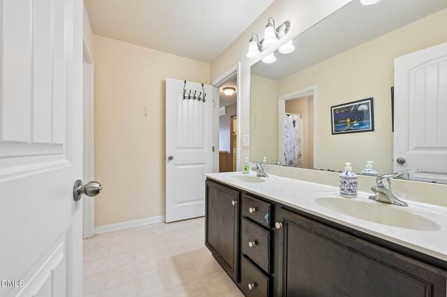 66 Sunflower Way, Clayton, NC 27527