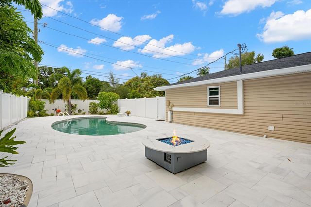 427 VILLAGRANDE AVENUE S, St Petersburg, FL 33707