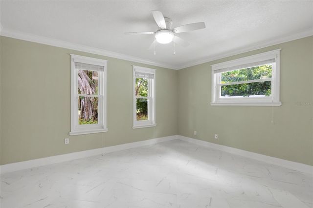 427 VILLAGRANDE AVENUE S, St Petersburg, FL 33707