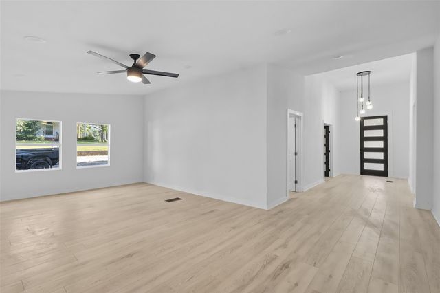 605 N Main Street, Winnsboro, TX 75494