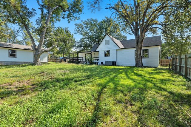 605 N Main Street, Winnsboro, TX 75494