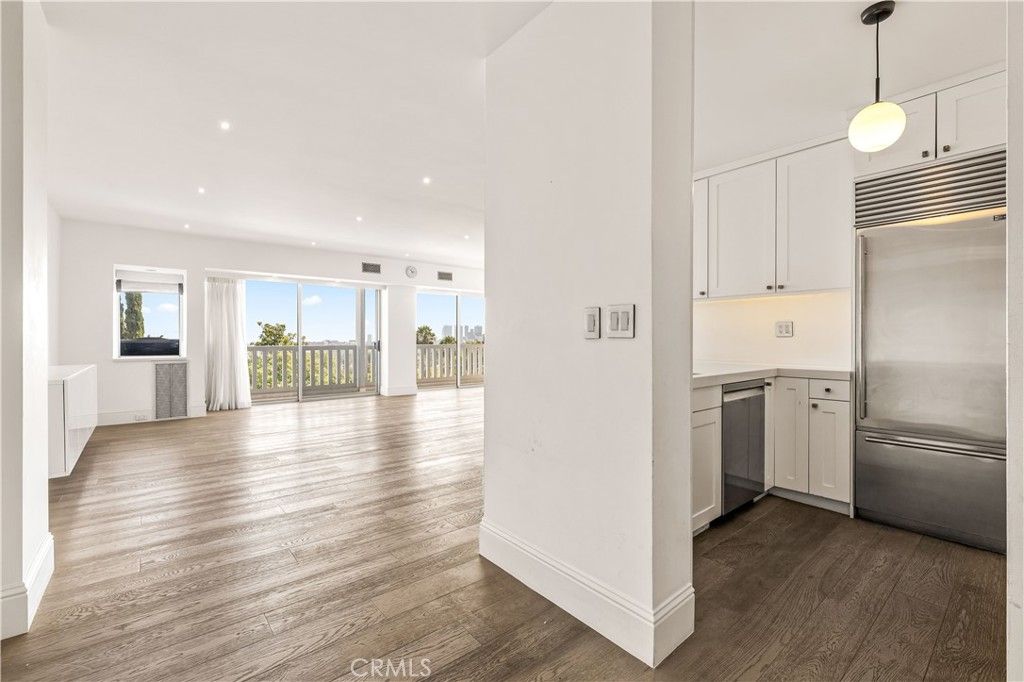999 N Doheny 310, West Hollywood, CA 90069 — photo 4