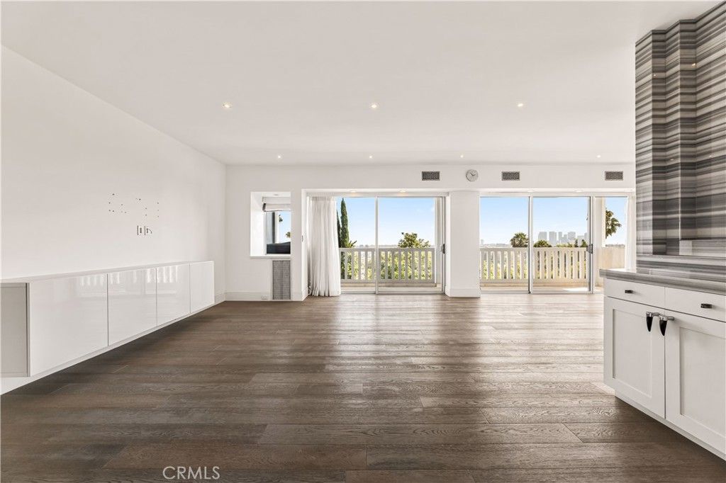999 N Doheny 310, West Hollywood, CA 90069 — photo 5