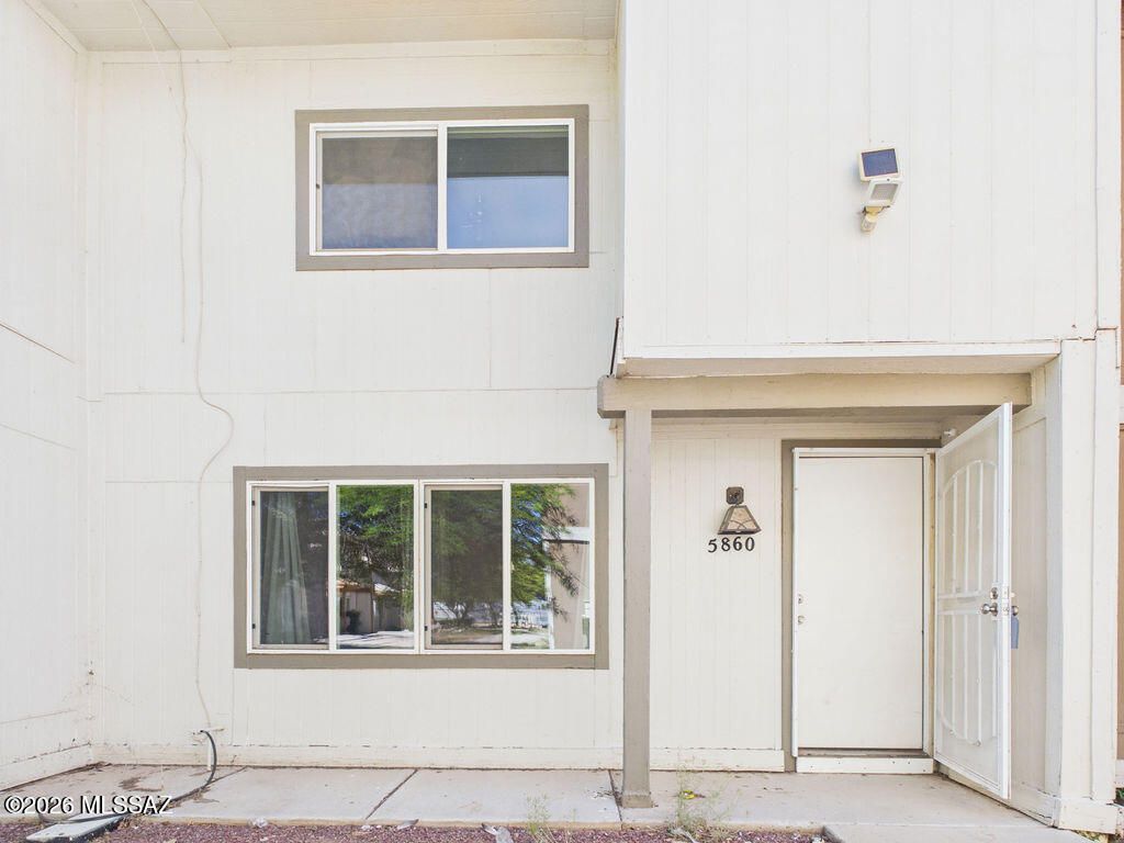 5860 S Del Moral Boulevard, Tucson, AZ 85706