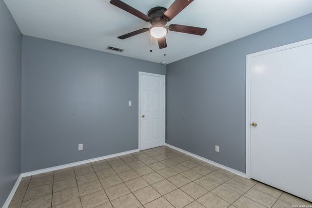 5835 Midcrown Dr, San Antonio, TX 78218