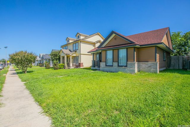 5835 Midcrown Dr, San Antonio, TX 78218